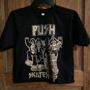 PUSH {KISS} Skateshop Crop Tee | Size Small